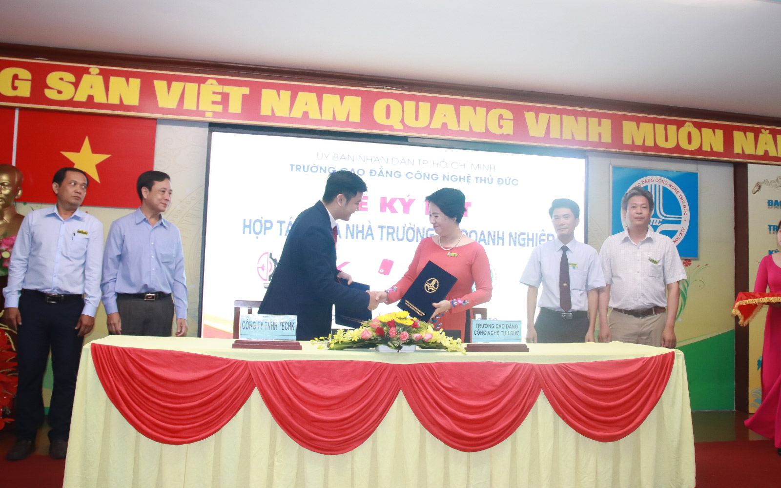 Ông Đồng Văn Keo và Bà Nguyễn Thị Lý ký thỏa thuận hợp tác đào tạo