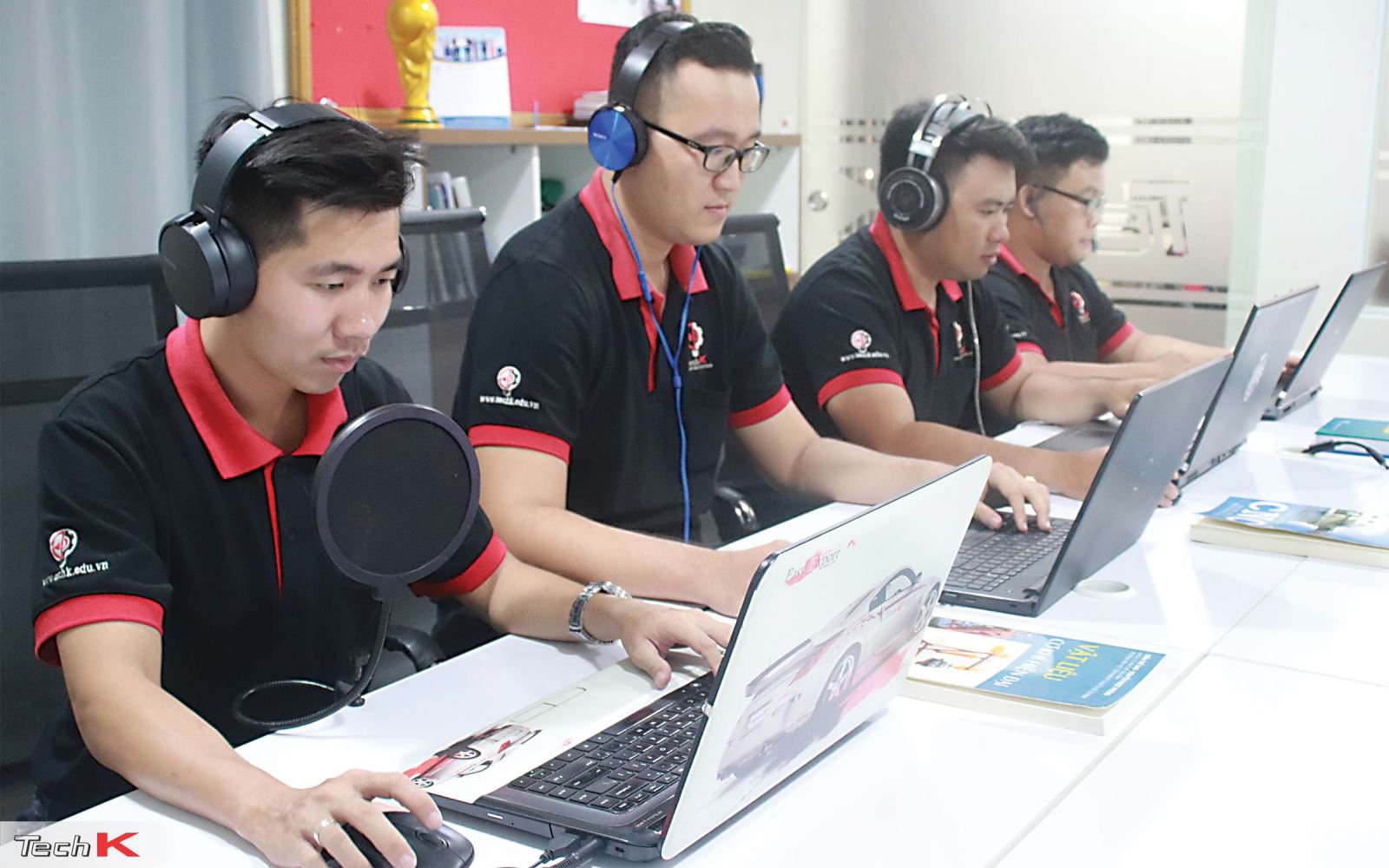 Đội ngũ giáo viên hỗ trợ online cho học viên Mastercam
